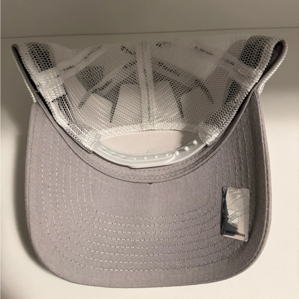 NWT Columbus Blue Jackets Gray Cap - Picture 2 of 3